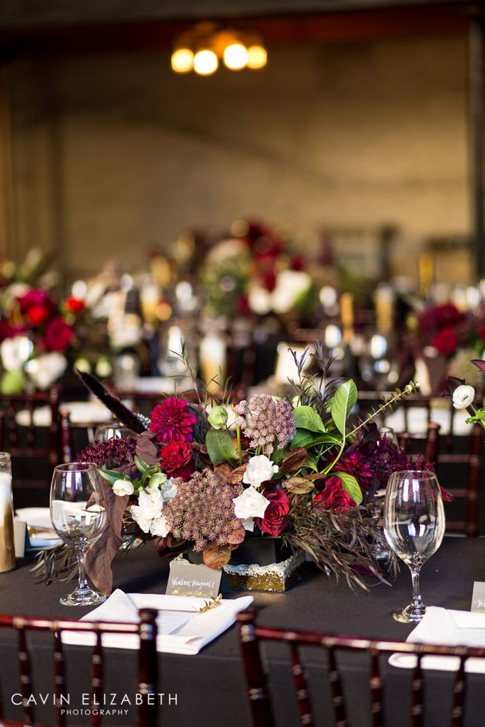 table-mariage-noire-rouge